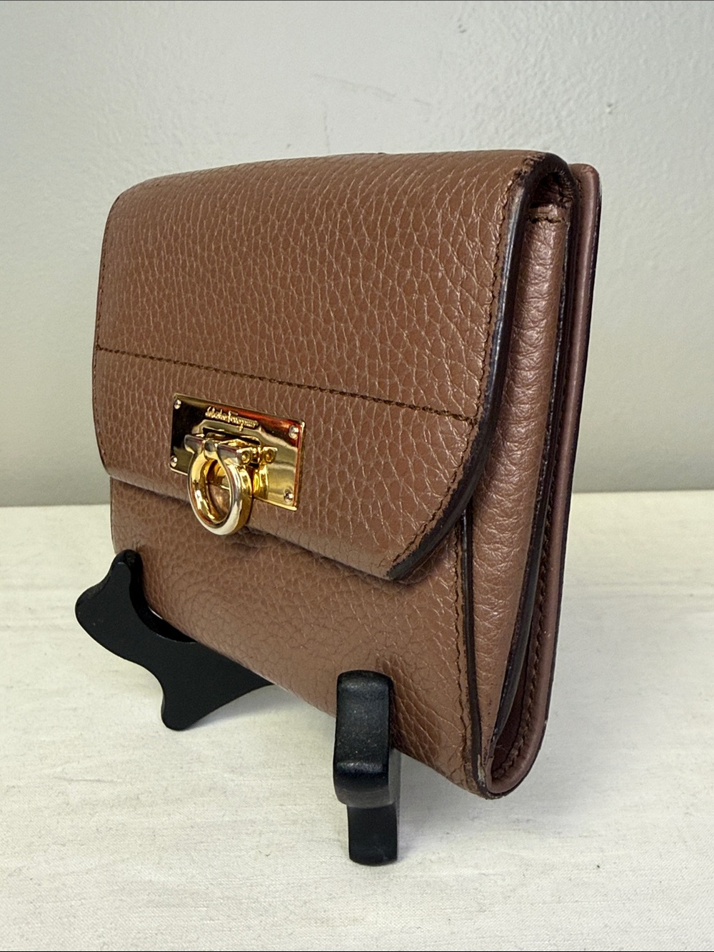 Salvatore Ferragamo Gancini Clip Pebbled Leather Bifold Wallet Brown Italy - Picture 2 of 9